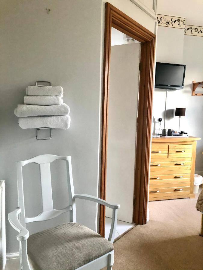 Brook House Bed & Breakfast บรอดเวย์ ภายนอก รูปภาพ