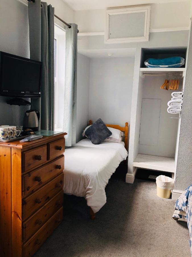 Brook House Bed & Breakfast บรอดเวย์ ภายนอก รูปภาพ