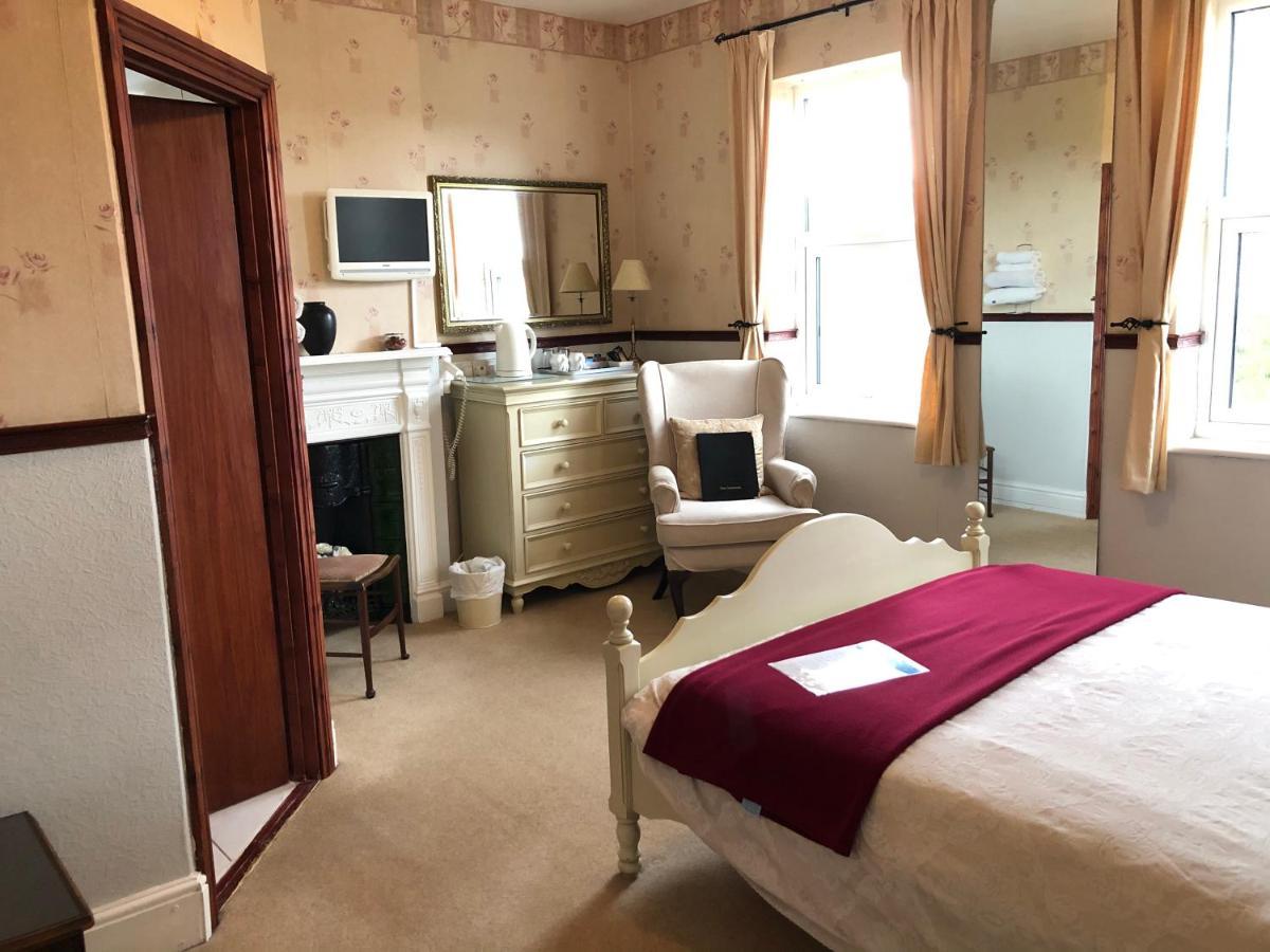 Brook House Bed & Breakfast บรอดเวย์ ภายนอก รูปภาพ