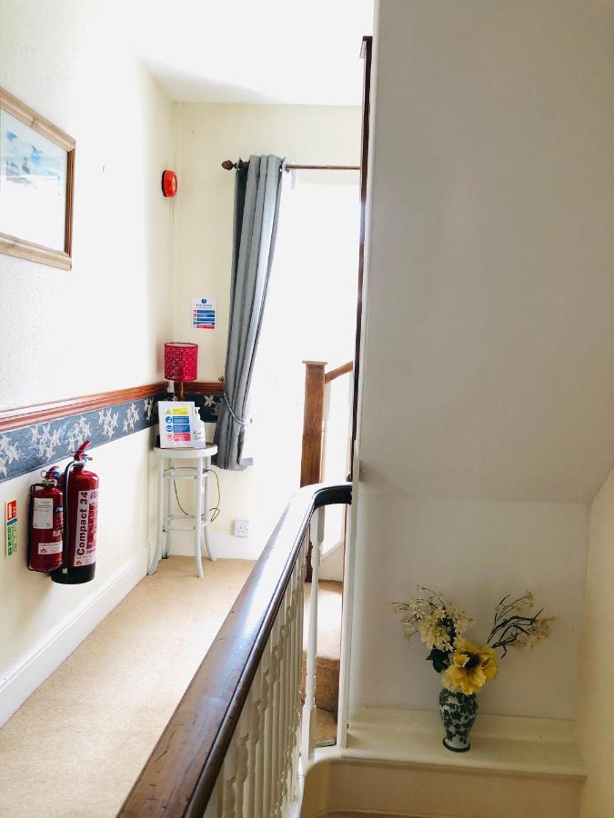 Brook House Bed & Breakfast บรอดเวย์ ภายนอก รูปภาพ