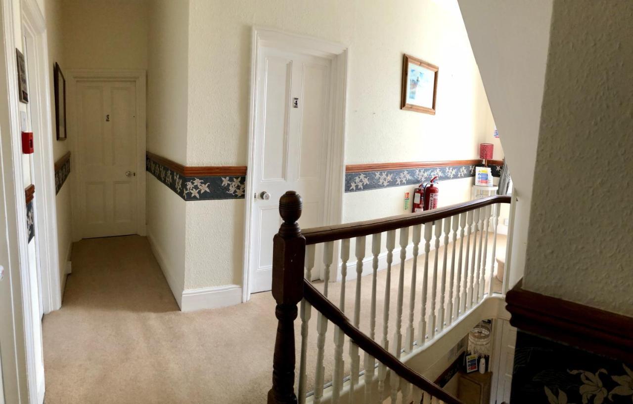 Brook House Bed & Breakfast บรอดเวย์ ภายนอก รูปภาพ