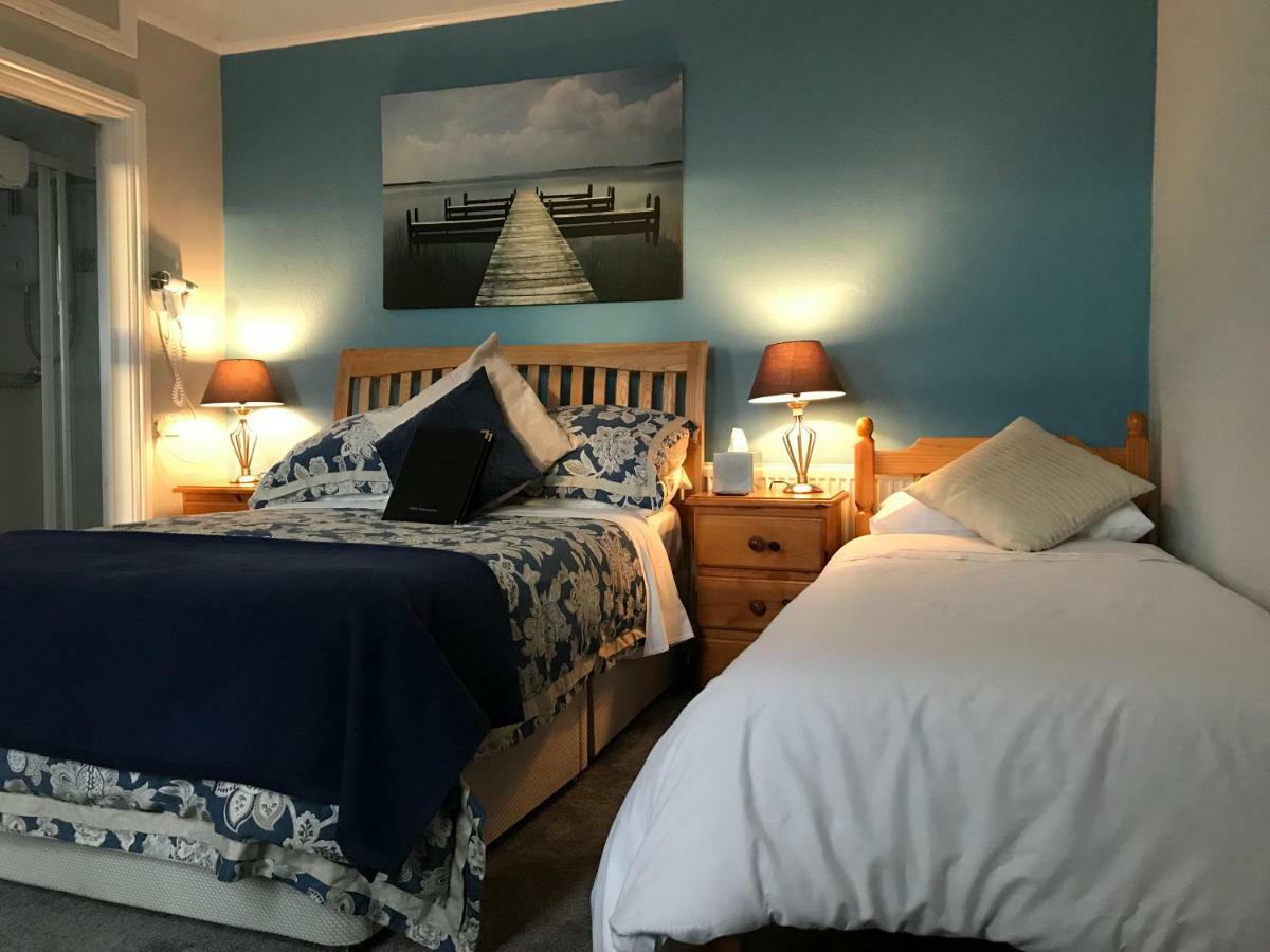 Brook House Bed & Breakfast บรอดเวย์ ภายนอก รูปภาพ